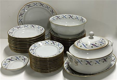 Manifattura di Doccia, Richard Ginori. Servizio da tavolo da 12 in porcellana d