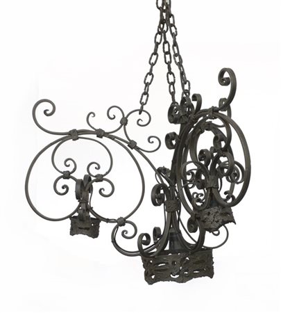 Lampadario a quattro luci in ferro battuto (h cm 70) (difetti)