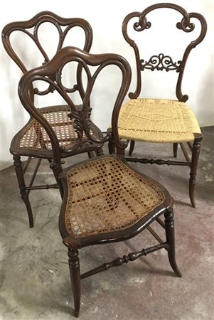 Lotto composto da una coppia di sedie chiavarine unite ad una sedia di diverso