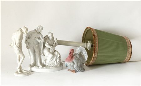 Manifatture diverse.
Lotto composto da una scultura raffigurante tacchino, una