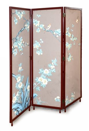 Paravento orientale a tre ante dipinte da entrambi i lati con uccelli su rami f