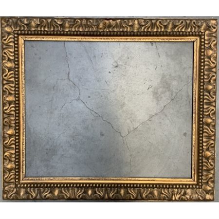 Cornice in legno dorato con intaglio a volute (luce cm 73.5x61) (difetti)