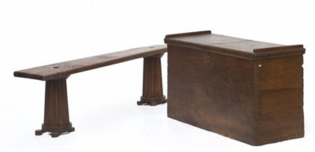 Lotto composto da una vecchia madia doppia in legno (cm 124x68x45) e una panca