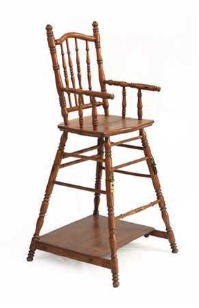 Seggiolone da bimbo decorato a listelli torniti (difetti e mancanze)