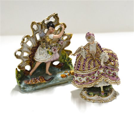 Lotto composto da una scilturina in porcellana di Sevres raffigurante Gentildon