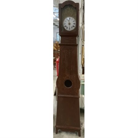 Orologio a torre del tipo morbier in legno con quadrante in bronzo dorato a cif
