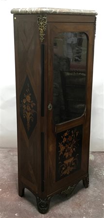 Vetrinetta ad unanta filettata intarsiata nella parte inferiore e sui fianchi