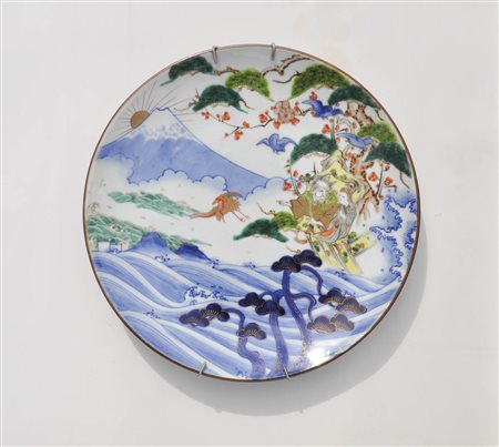 Piatto giapponese Imari con Fujiyama, Ottocento;Porcellana, d. 36,8 cm Sul...