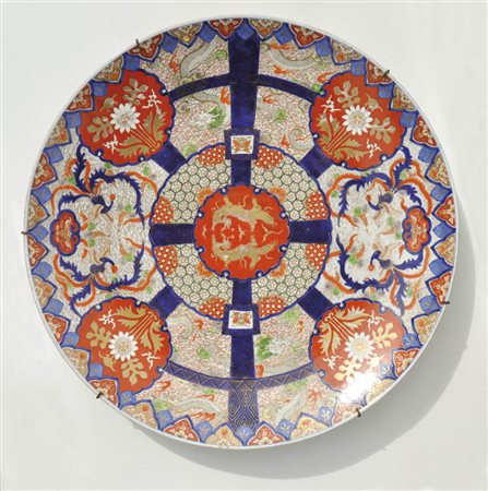 Piatto giapponese Imari, Ottocento;Porcellana, d. 60 cm
