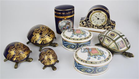 OTTO OGGETTI D'ARREDO lotto composto rispettivamente da un orologio da...