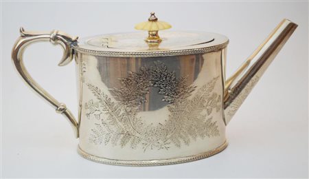 TEIERA IN ARGENTO SHEFFIELD realizzata a base ovale, e decorata da motivi...