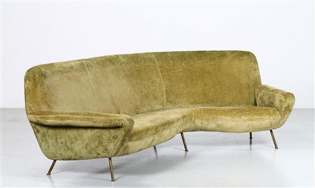 GIANFRANCO FRATTINI Divano ad angolo.