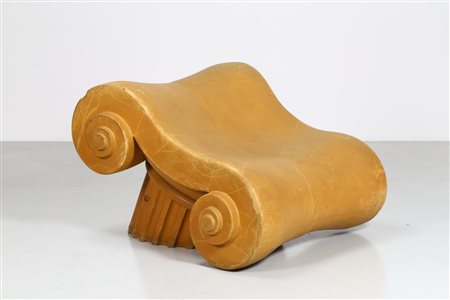 STUDIO 65   Capitello.