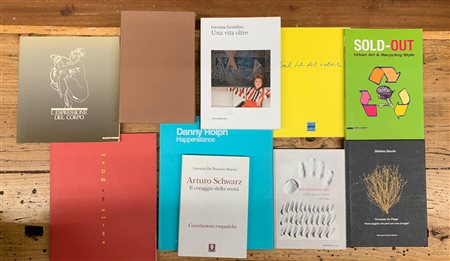 AUTORI VARI - Lotto unico di 5 cataloghi più alcuni saggi