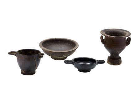LOTTO DI QUATTRO VASI A VERNICE NERA DATAZIONE: IV-III sec. a.C. MATERIA E...