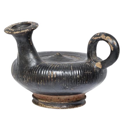 GUTTUS A VERNICE NERA DATAZIONE: IV sec. a. C. MATERIA E TECNICA: argilla...