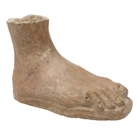 PIEDE FITTILE VOTIVO DATAZIONE: III sec. a. C. MATERIA E TECNICA: impasto...