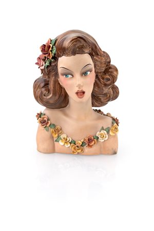 TIZIANO GALLI Ragazza con collana di fiori