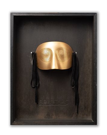 Man Ray "Optic-Topic" 1974-1978
maschera in ottone lucidato, nastri in pelle e v