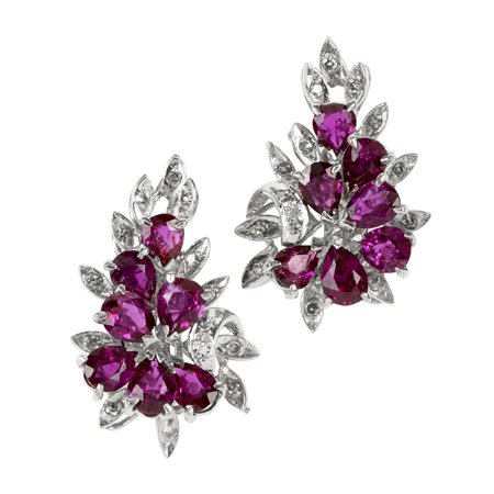 PAIO DI ORECCHINI IN ORO BIANCO 14 KT, RUBINI E DIAMANTI realizzati a lobo in...