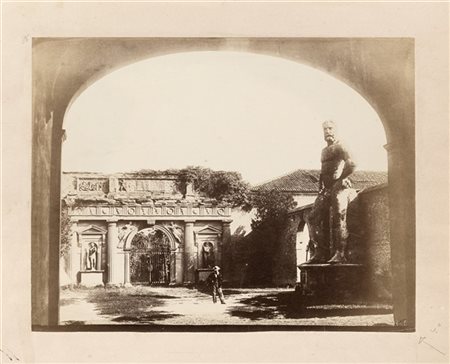 Carlo Baldassarre Simelli Roma, cortile dell'Ercole 1860 ca.

Stampa fotografica