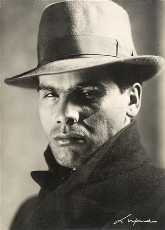 ELIO LUXARDO Ritratto d'uomo 1930 ca.

Stampa fotografica vintage alla gelatina