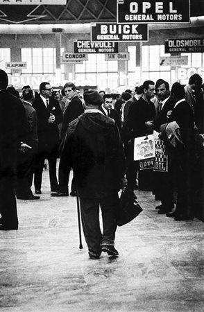 Enzo Muratori Al Salone di Torino 1960 ca.

Stampa fotografica vintage alla gela