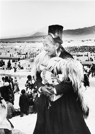 Mario Giacomelli La terra delle ombre lunghe 1976

Stampa fotografica vintage al