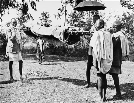 Mario Giacomelli Dalla serie "Perché" Wollamo Etiopia 1974

Stampa fotografica v