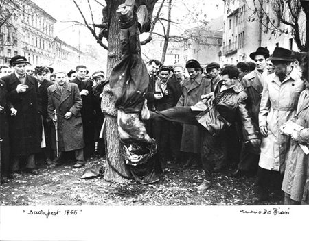 Mario De Biasi Budapest 1956

Stampa fotografica alla gelatina sali d'argento, s