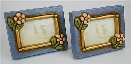 COPPIA DI PORTAFOTO MEDIE THUN cm 17x14 presenta una piccola sbeccatura