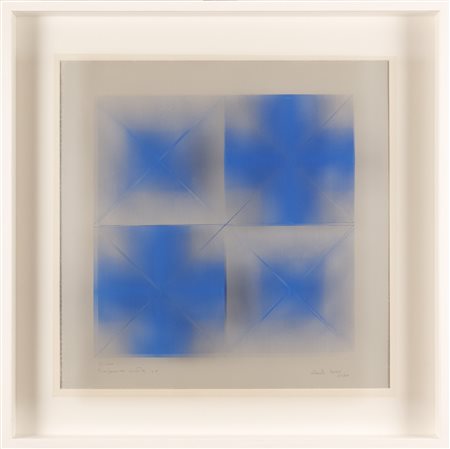 ALBERTO BIASI Progetto S4, trasparenza cinetica in blu su fondo grigio chiaro.