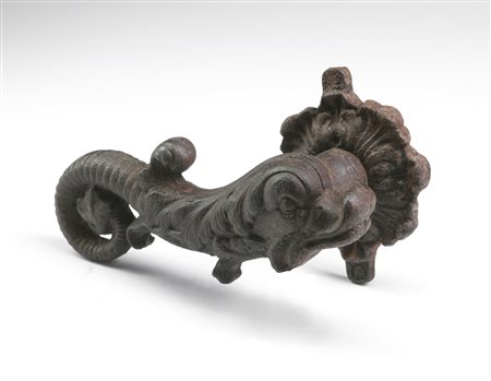 MANIFATTURA ITALIANA DEL XVII SECOLO  Maniglia in ferro battuto.