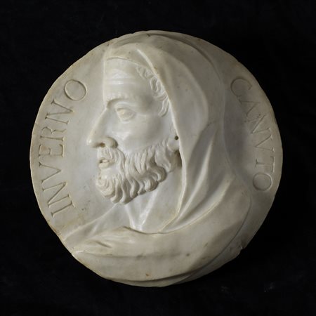 SCULTORE DEL XVIII SECOLO  Inverno. Tondo in marmo scolpito.