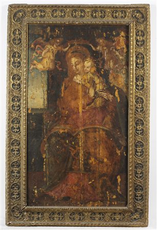 MANIFATTURA ITALIANA DEL XVI SECOLO  Imponente cornice intagliata e dorata. Dipinto raffigurante la Vergine con il Bambino e angeli.