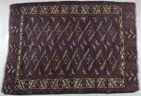 Vecchio tappeto cm. 202x268.