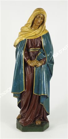 Scultura in legno scolpito dipinto raffigurante Maddalena. H. cm. 72.