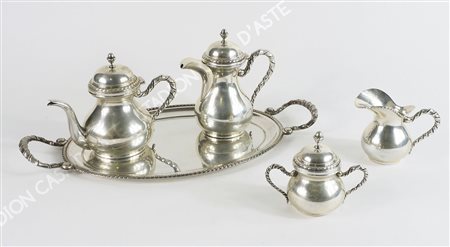 Servizio da caffè e thè in argento composto da 5 pezzi. gr. 1650.