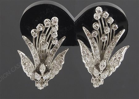 Orecchini in oro bianco a forma di foglia con diamanti, tot gr 11