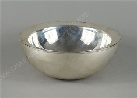 Pomellato: grande ciotola in argento, entro custodia originale. gr. 940.