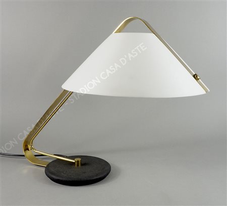 Lampada da tavolo in ottone con paralume bianco in plastica. Anni '80.