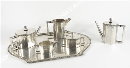 Servizio da caffè e thè in argento composto da 6 pezzi, bordo sbalzato a...