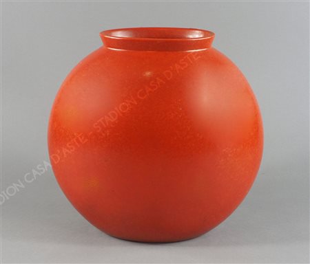 Lavenia: vaso "schiacciato" in ceramica arancione. Disegno di G. Andlovitz....