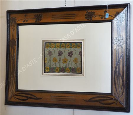 Grande cornice in legno a due colori con intarsi floreali. Epoca liberty....