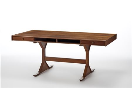Gianfranco Frattini Scrivania da centro modello "530". Produzione Bernini, Milan