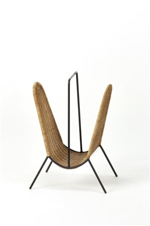 Portariviste in tondino di metallo verniciato nero e paglia di Vienna. Italia,