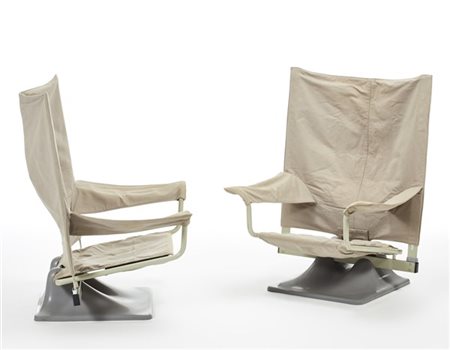 Archizoom Associati - Centro Studi Cassina Coppia di poltrone modello "AEO". Pro