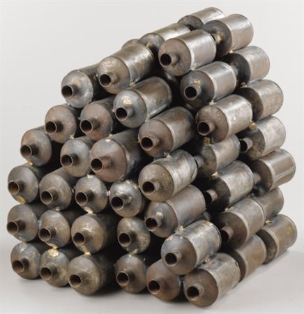 ARMAN 1928 - 2005 ACCUMULATION DE BOUTEILLES METALLIQUES accumulation of...