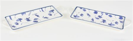 COPPIA DI VASSOI IN CERAMICA VILLEROY & BOCH con decorazioni blu a motivi...
