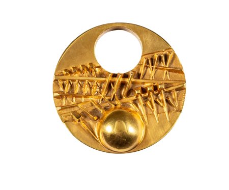 Arnaldo Pomodoro ((Morciano di Romagna 1926)  - Cerchio con semisfera